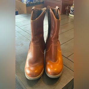 Hush Puppies Brown Mid Boot, size 5.5 Womens